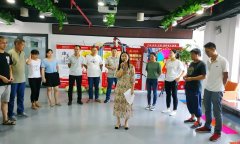 博容吃西瓜大賽 瓜皮滿(mǎn)天飛